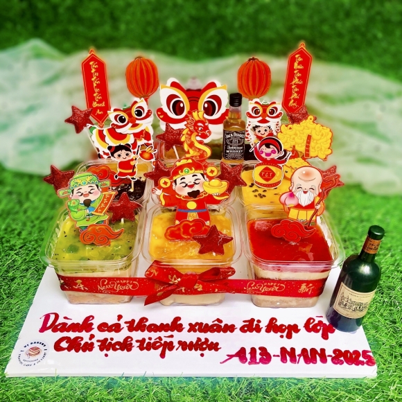Set 9 hộp Tết, Tất Niên